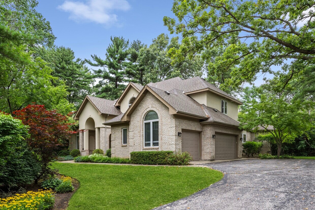 Primary Photo - 310 Belle Foret Dr