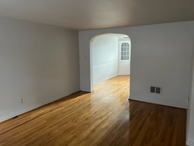 Foto del edificio - $1,250 harrisburg 3 bedroom house for rent