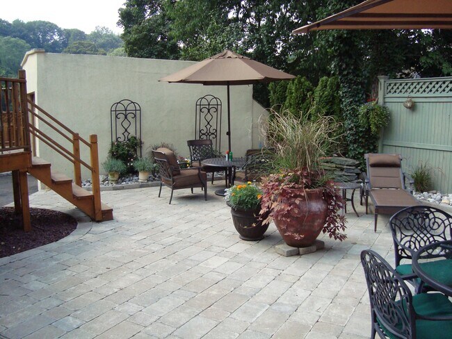 Building Photo - 11 Rex St