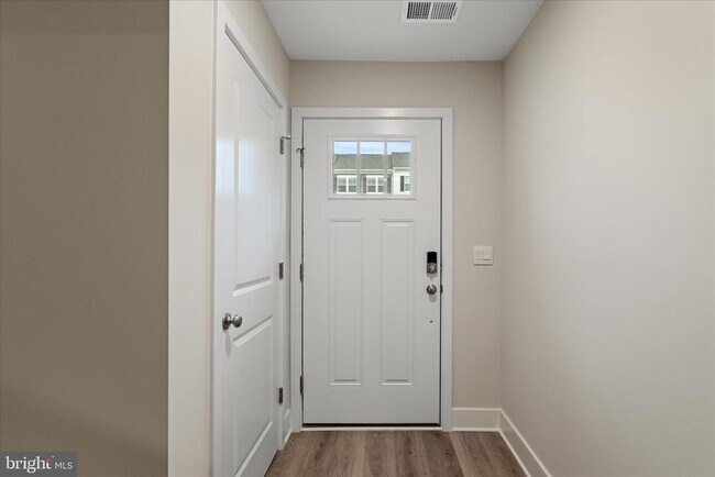 Foto del edificio - 180 Munsee Cir