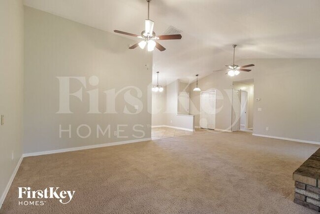 Foto del edificio - 7666 Glenmoor Ln