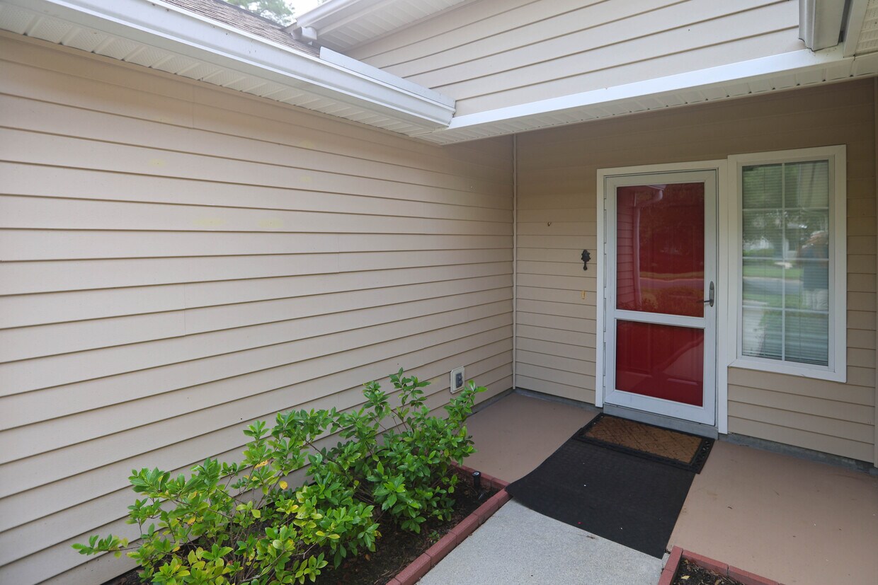 Foto principal - 41 Coburn Dr E