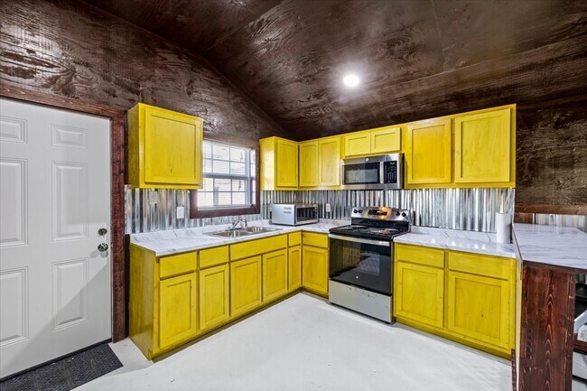 Building Photo - 2823 Avenue Q