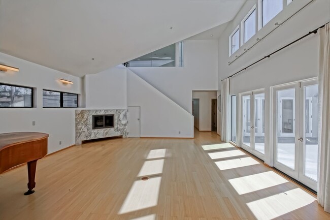 Building Photo - 522 Grand Blvd