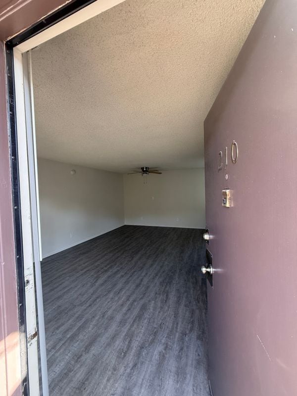 Foto del edificio - 17801 Sherman Way