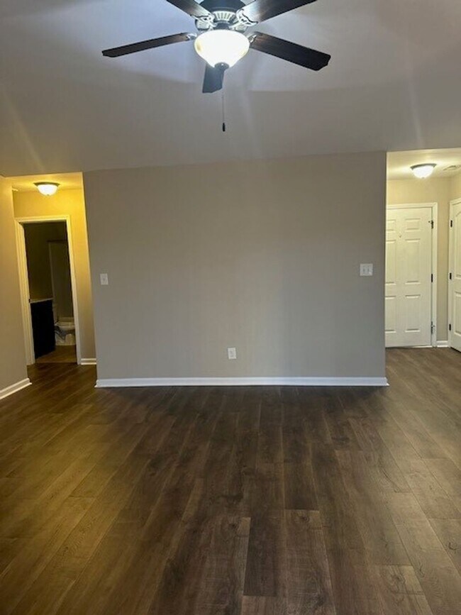 Foto del edificio - 3 Bed/2 Bath Home - 10 minutes to SJAFB!