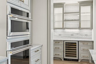 Building Photo - 1717 Bissonnet St