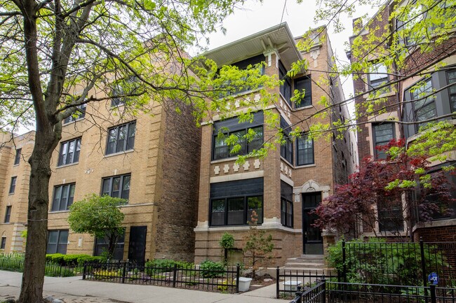 Building Photo - 712 W Buena Ave