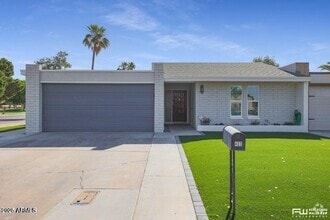 Building Photo - 401 Paladin Cir