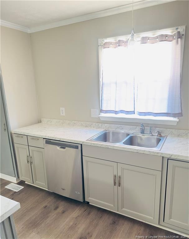 Building Photo - 551 Farmview Dr