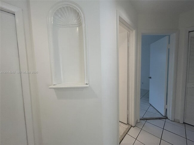 Building Photo - 6804 SW 37th St
