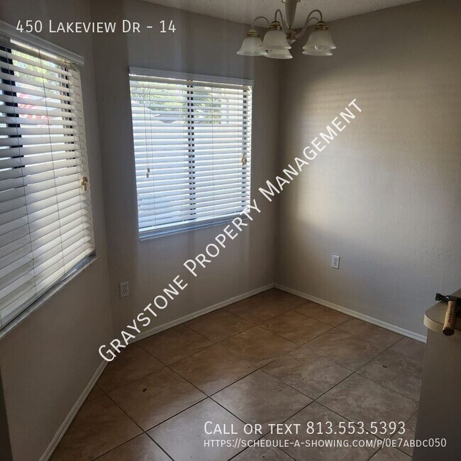 Foto del edificio - 450 Lakeview Dr