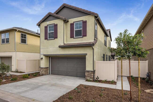 Foto del edificio - Village at Los Carneros Home w/ 2-Car Gara...