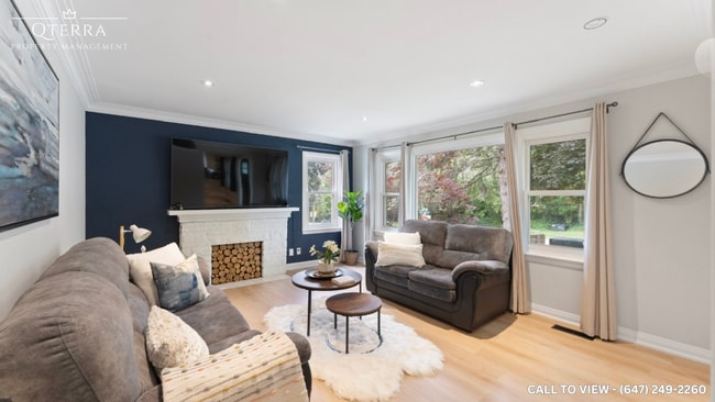 Building Photo - 136 Mohawk Rd E