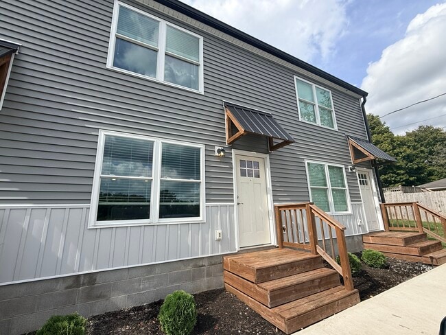 Building Photo - 604 Crescent Hill Dr