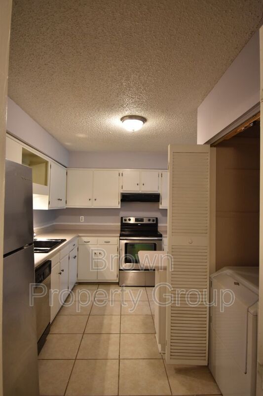 Building Photo - 591 Winding Creek Rd