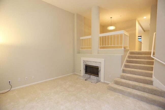 Building Photo - 418 Galleria Dr