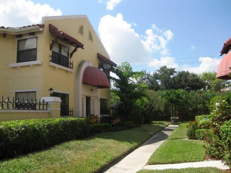 18 Uno Lago Dr, North Palm Beach, FL 33408 Townhome Rentals in North