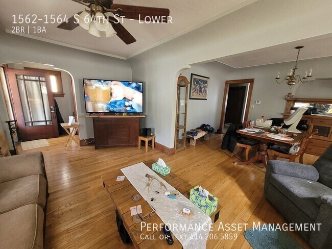 Foto del edificio - 1562-1564 S 64th St-Lower