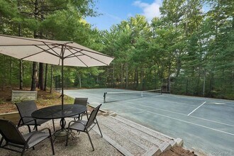 Building Photo - 33 Oakhill Ln