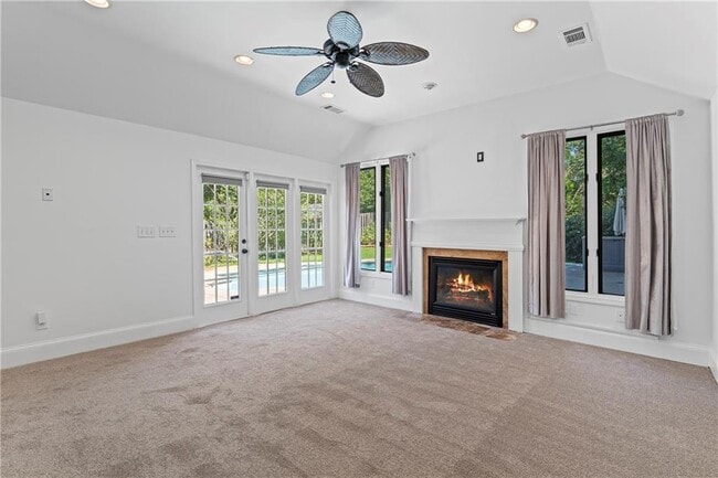 Building Photo - 1249 McLendon Dr