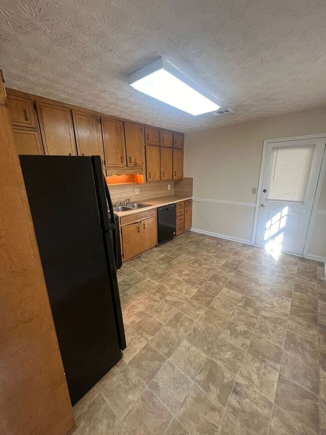 Photo - NOW READY! Beautiful 2 bedroom 1 bath flat duplex House