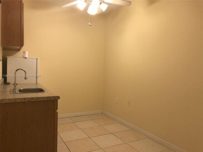 Foto del edificio - 4908 SW 142nd Pl