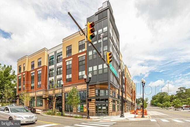 Building Photo - 989 S Buchanan St