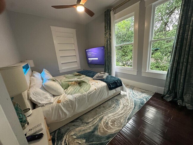 Foto del edificio - 3210 Hampton Rd