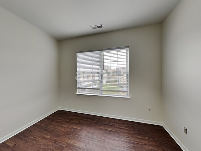 Foto del edificio - 4134 Vance Rd N