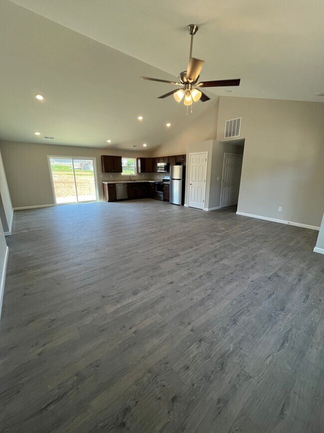 Building Photo - St. Andrews Rentals