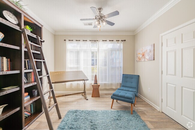 2 habitaciones, 2 baños - 1299 pies cuadrados - Espacio de oficina - Preston Run Apartments