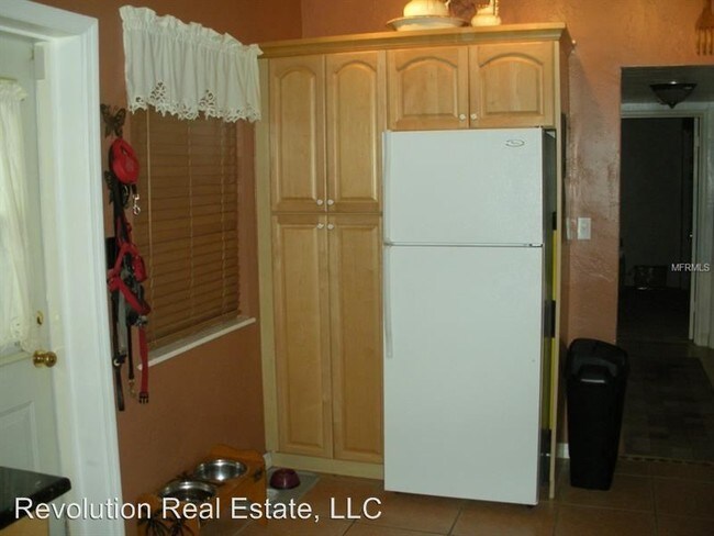 Building Photo - 871 74th Ave N