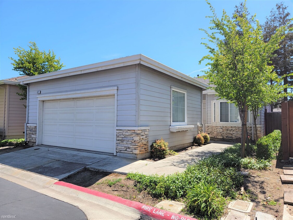 Primary Photo - 2 br, 2 bath Townhome - 4071 Hemingway Common