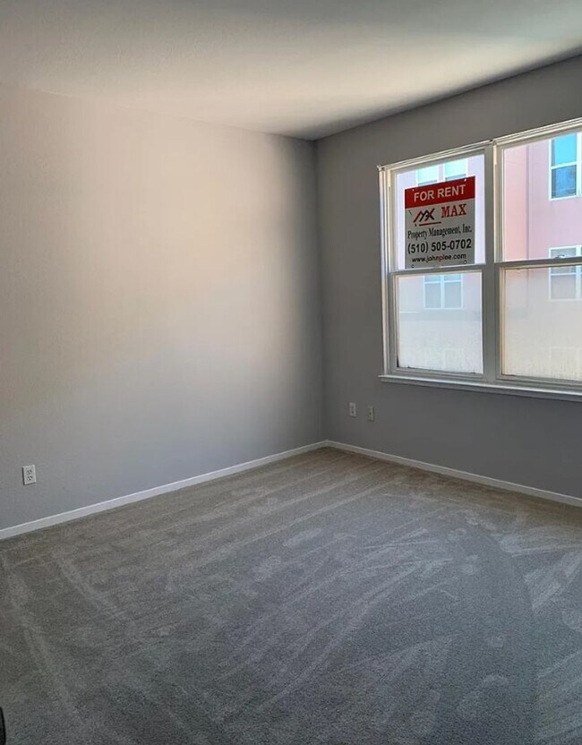 Foto del edificio - Beautiful 3 Bedroom Condo in Gated Communi...