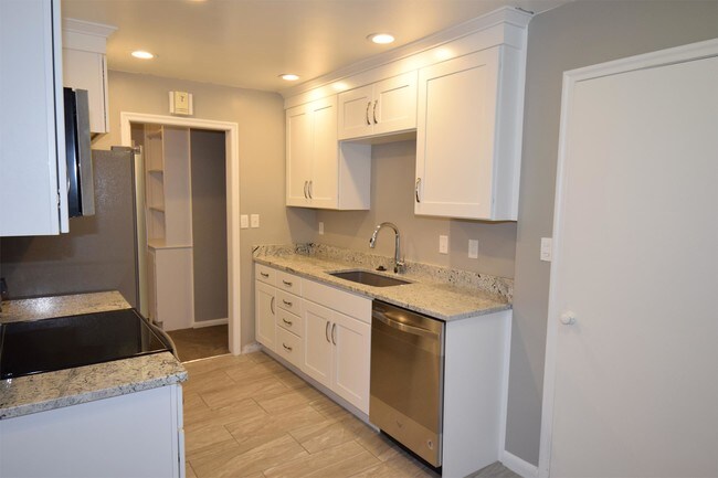 Building Photo - 520 S 600 E