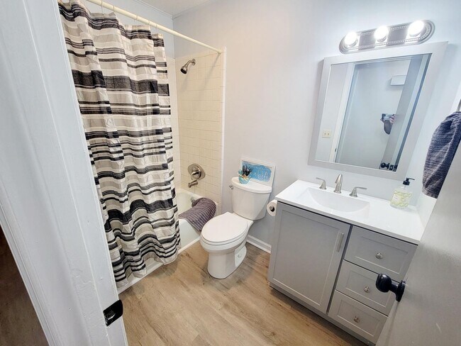 Foto del edificio - Great 3 bed 1.5 bath in Graham! View this home TODAY!