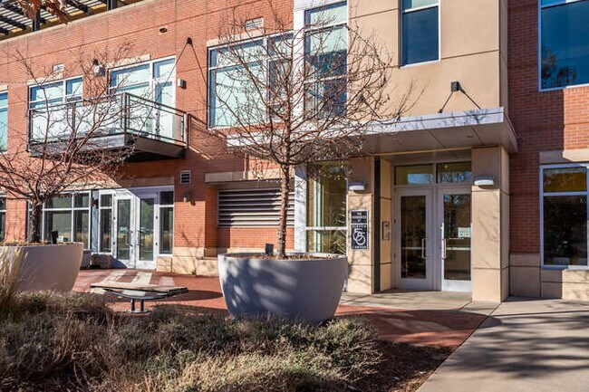 Building Photo - 1155 Canyon Blvd