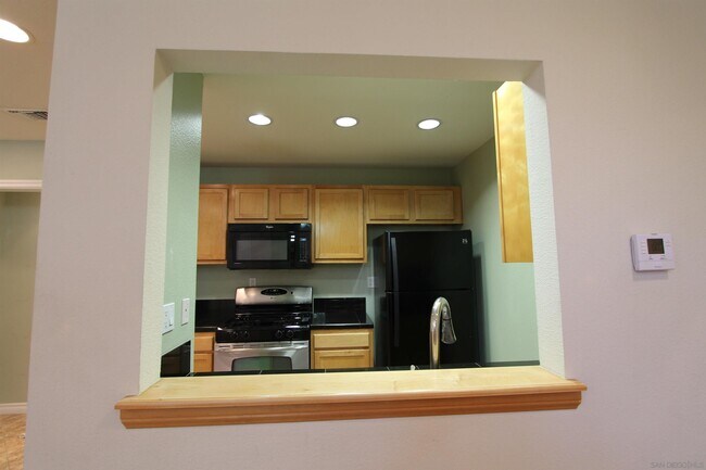 Building Photo - 18 Andarrios