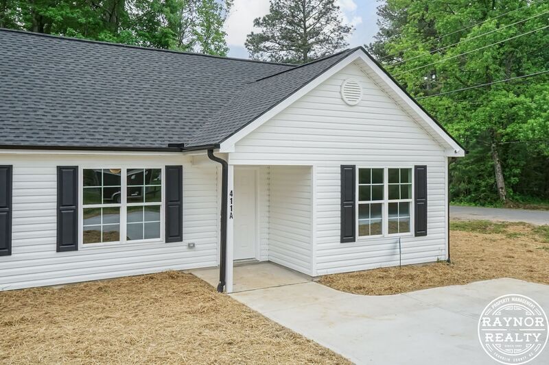 Foto principal - 411 S Chavis St