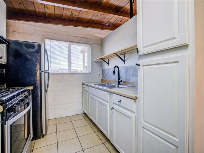 Foto del edificio - 3 Bedroom 1 Bathroom