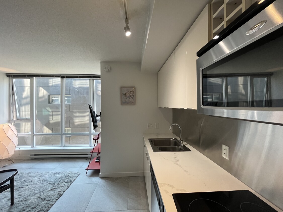 Primary Photo - 233 Robson St