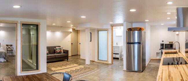 Foto del edificio - 715 W 12th St