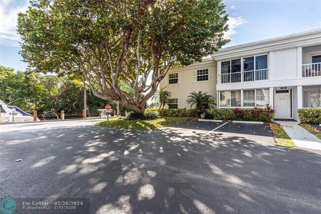 Foto del edificio - 6367 Bay Club Dr