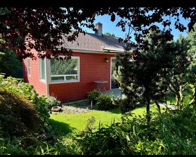 Building Photo - 9211 21st Ave SW