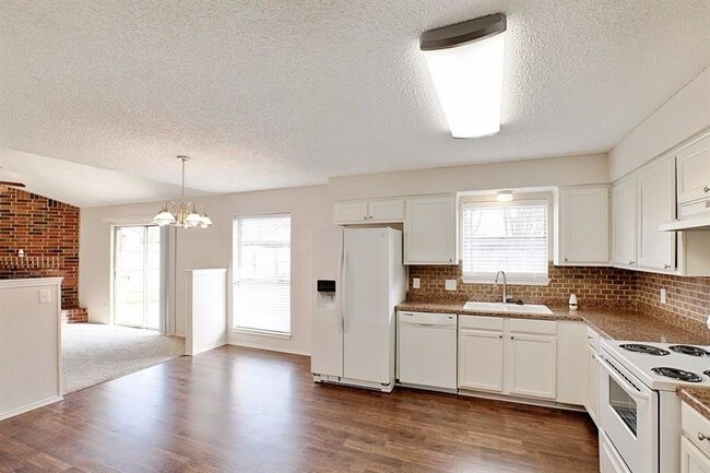 Building Photo - 6403 Rock Springs Dr