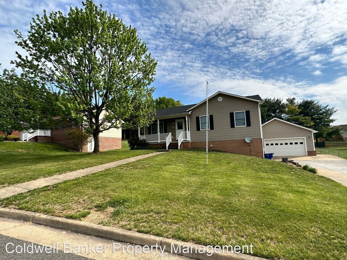 Primary Photo - 3 br, 2 bath House - 1186 South Fork Dr.