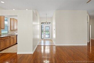 Building Photo - 2699 SW Prospect Pl