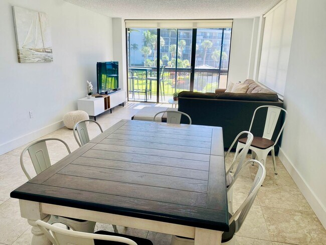 Foto del edificio - ** MARCO ISLAND 2/2 AT SOUTH SEAS CLUB ** RENOVATED UNIT ** AVAILABLE DEC-APRIL 2024 ** DON'T MIS...