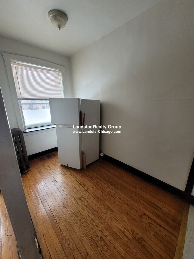 Building Photo - 4354 N Elston Ave